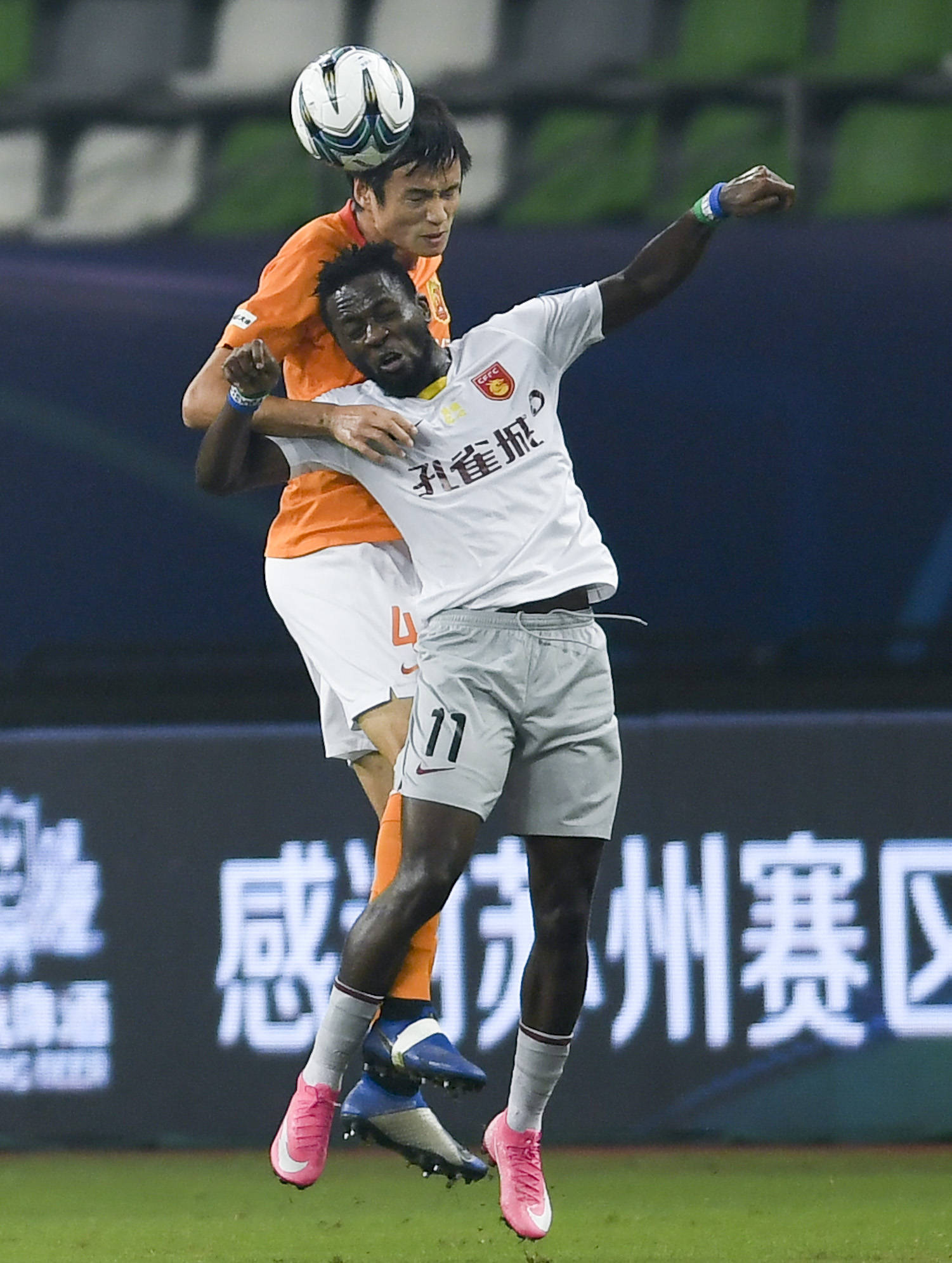 河北华夏幸福客场战胜，继续保持领先势头的简单介绍